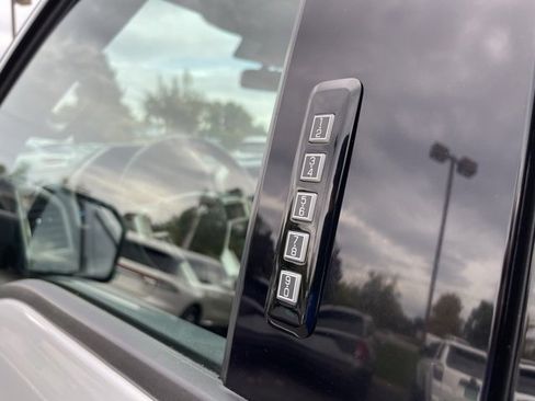 Used 2019 Ford F150 Lariat w/ Equipment Group 502A Luxury image 8