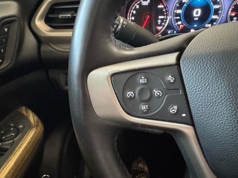 Used 2017 GMC Acadia Denali w/ Technology Package AWD/4WD image 29