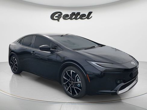 New 2026 Toyota Prius Plug-In Hybrid FWD image 2