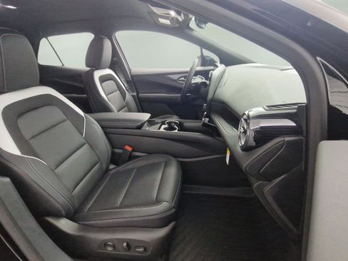 New 2025 Chevrolet Blazer EV LT image 25