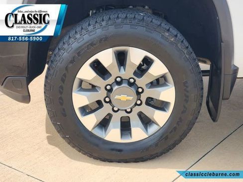 Used 2025 Chevrolet Silverado 2500 Custom w/ Custom Value Package AWD/4WD image 13