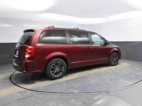 Used 2018 Dodge Grand Caravan SE image 10