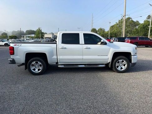 Used 2018 Chevrolet Silverado 1500 LT w/ All Star Edition AWD/4WD image 4