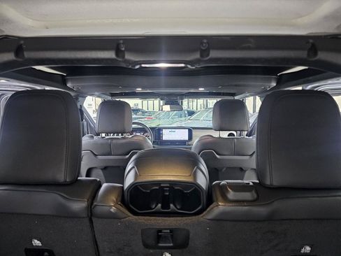 Used 2024 Jeep Wrangler Unlimited Sport AWD/4WD image 12