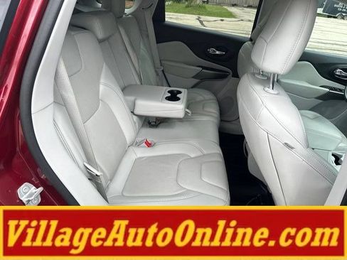 Used 2021 Jeep Cherokee Latitude Lux FWD image 37