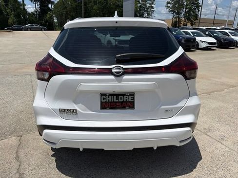 Used 2023 Nissan Kicks SV FWD image 7