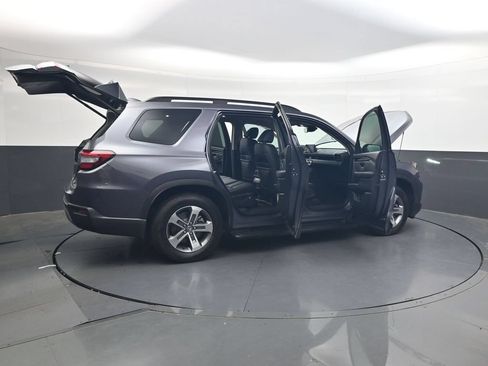 Certified 2025 Honda Pilot EX-L image 47