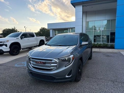 Used 2018 GMC Terrain SLE FWD image 1