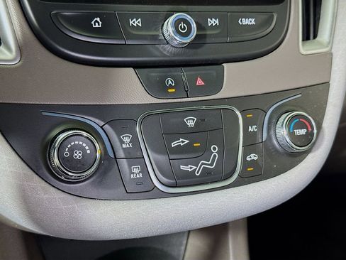Certified 2022 Chevrolet Malibu LS FWD image 14