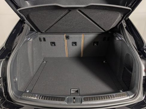 New 2026 Porsche Macan AWD/4WD image 17