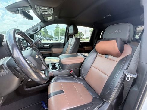 Used 2023 Chevrolet Silverado 2500 High Country w/ Z71 Off-Road Package AWD/4WD image 6
