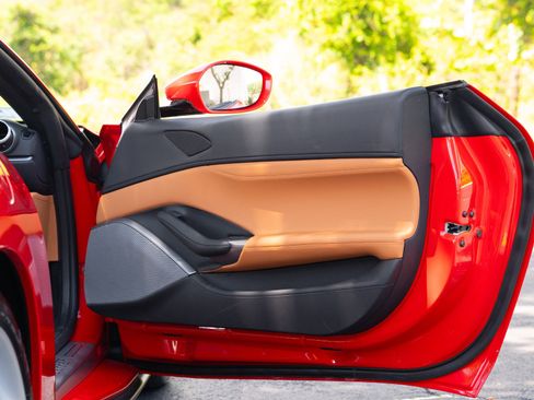 Used 2023 Ferrari Portofino M RWD image 59