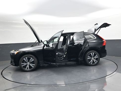 Used 2023 Volvo XC60 B5 Ultimate image 40
