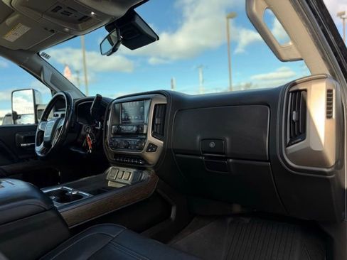 Used 2018 GMC Sierra 2500 Denali w/ Duramax Plus Package image 12