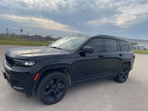 Used 2023 Jeep Grand Cherokee L Laredo image 6