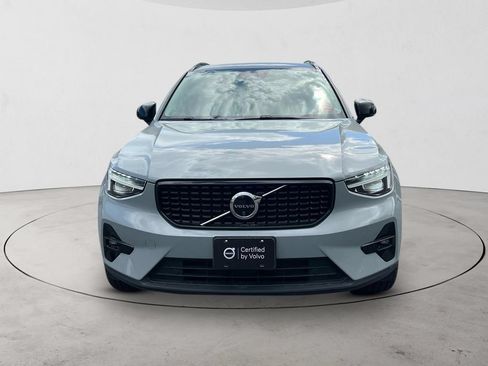 Certified 2025 Volvo XC40 B5 Plus AWD/4WD image 8