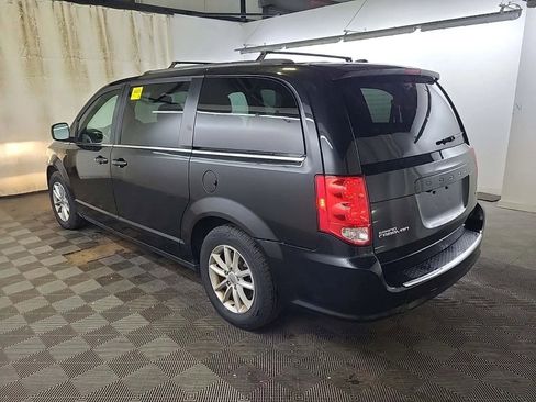 Used 2020 Dodge Grand Caravan SXT image 2