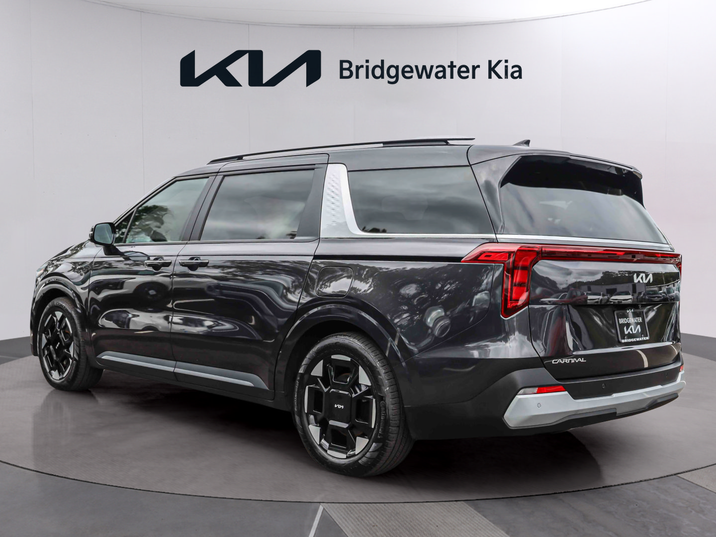 Used 2026 Kia Carnival EX FWD image 4