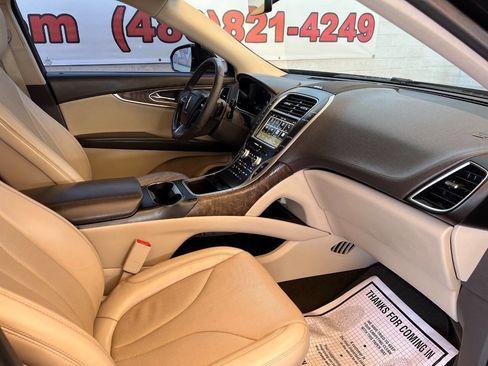 Used 2019 Lincoln Nautilus Reserve image 7