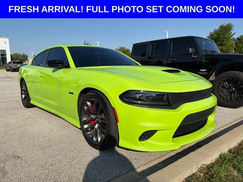 Used 2023 Dodge Charger R/T w/ Performance Handling Group RWD image 2
