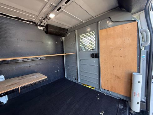Used 2018 Ford Transit 250 130 Low Roof RWD image 9