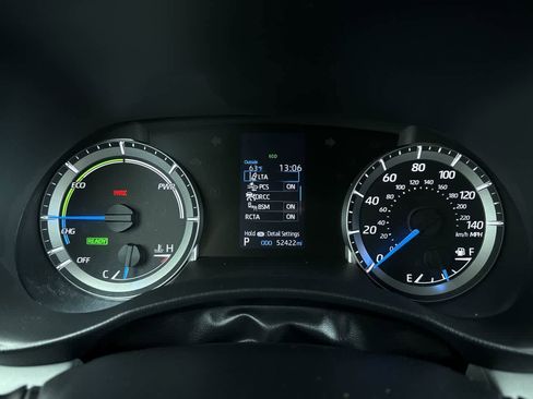 Used 2021 Toyota Highlander LE image 18