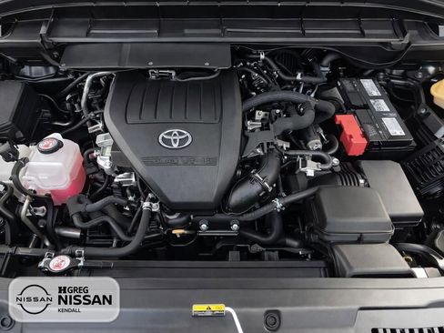 Used 2025 Toyota Highlander LE image 14