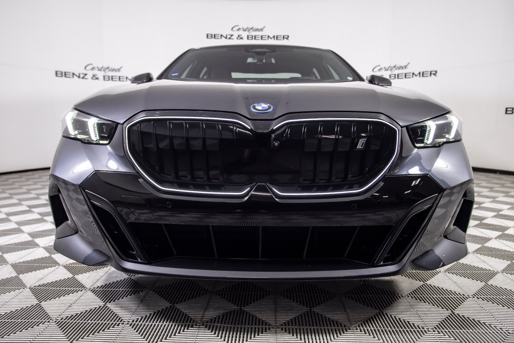 Used 2024 BMW i5 eDrive40i w/ M Sport Package RWD image 4