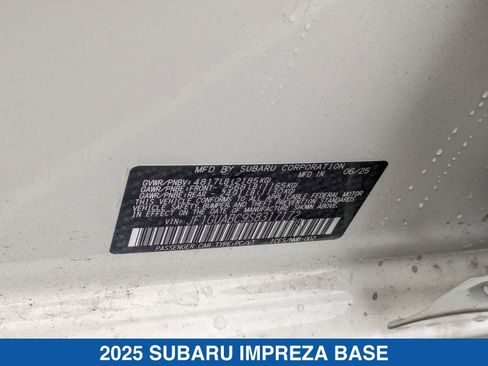 Certified 2025 Subaru Impreza 2.0i image 35