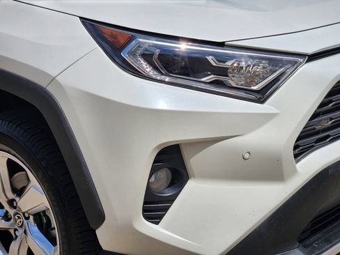 Used 2021 Toyota RAV4 Limited AWD/4WD image 5