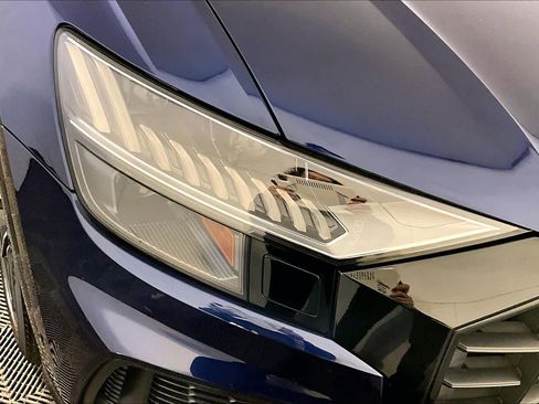 Used 2019 Audi Q8 Prestige image 27