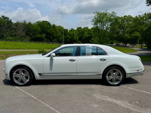 Used 2013 Bentley Mulsanne w/ Rear Entertainment Pkg image 8