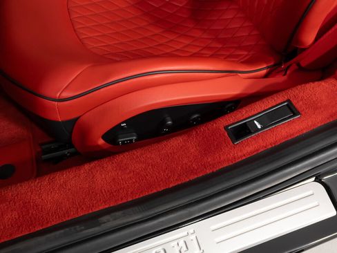 Used 2022 Ferrari F8 Tributo RWD image 29