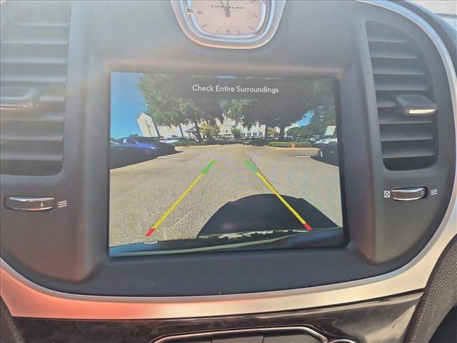 Used 2018 Chrysler 300 Limited RWD image 13