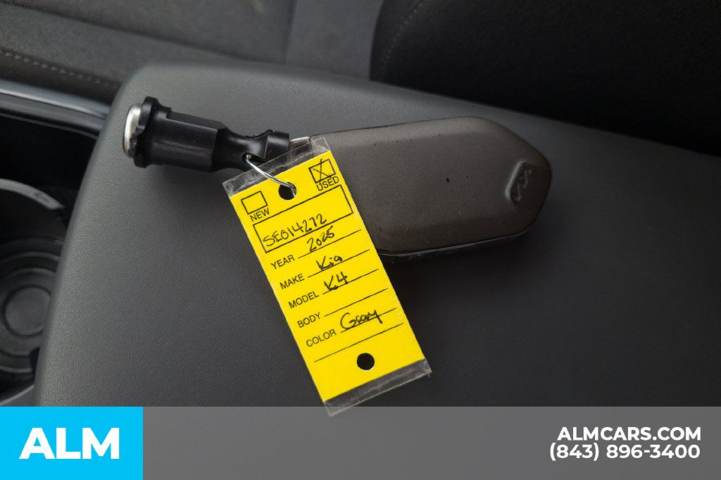 Used 2025 Kia K4 FWD image 17
