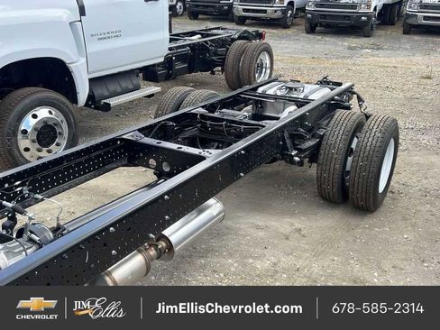 New 2025 Chevrolet Low Cab Forward image 7