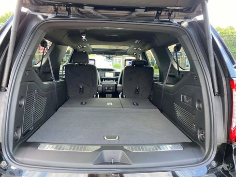 Used 2024 GMC Yukon XL Denali w/ Denali Reserve Package image 7