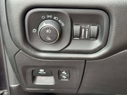 Used 2023 RAM 1500 Laramie AWD/4WD image 19