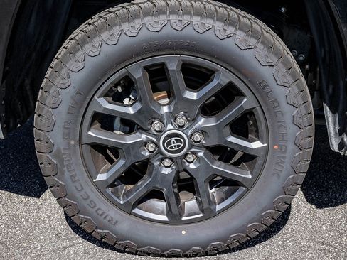 Used 2023 Toyota Tundra Platinum w/ Advanced Package image 9