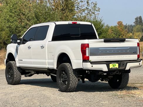 Used 2019 Ford F250 Platinum w/ Platinum Ultimate Package image 6