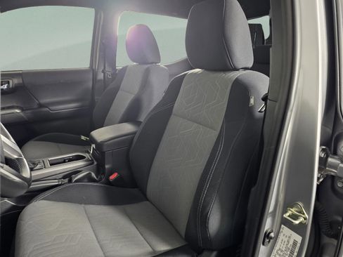 Used 2020 Toyota Tacoma SR5 image 13