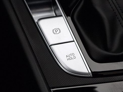 Used 2023 Hyundai Elantra Limited image 26