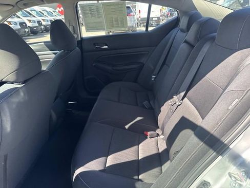 Used 2022 Nissan Altima 2.5 SV image 13