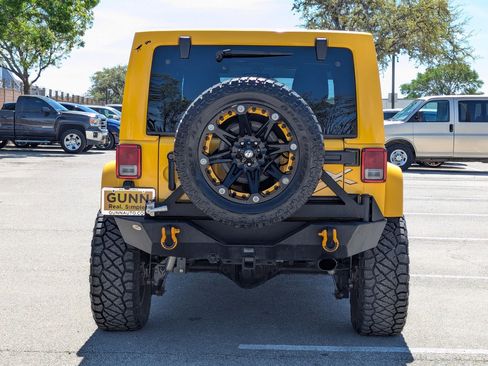 Used 2015 Jeep Wrangler Unlimited Sahara image 4