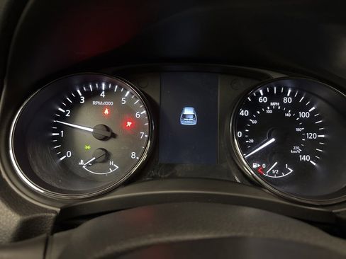 Used 2017 Nissan Rogue SV image 22