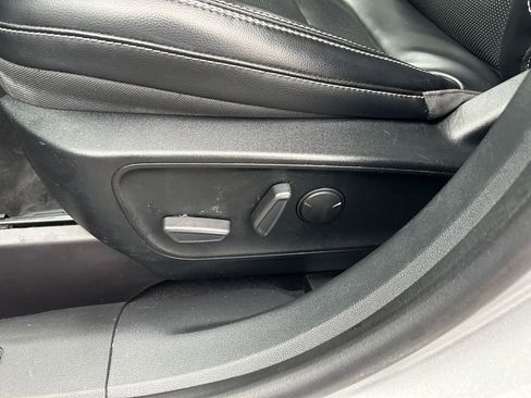 Used 2020 Ford Escape SE Sport image 23