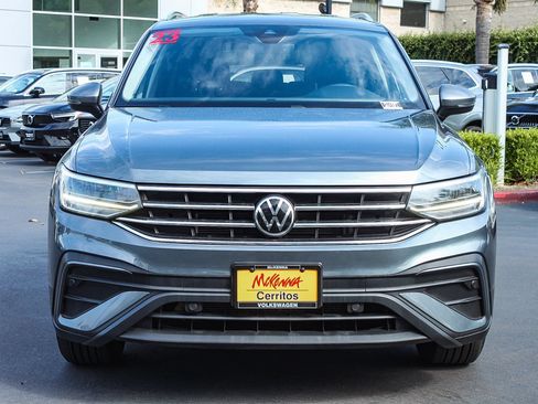 Used 2023 Volkswagen Tiguan SE FWD image 2