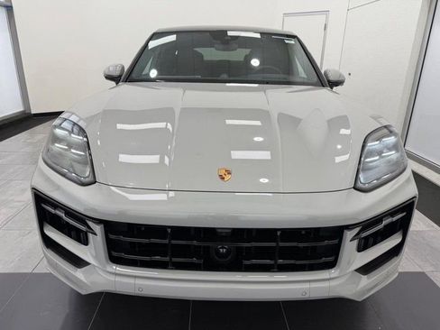 New 2026 Porsche Cayenne GTS image 12