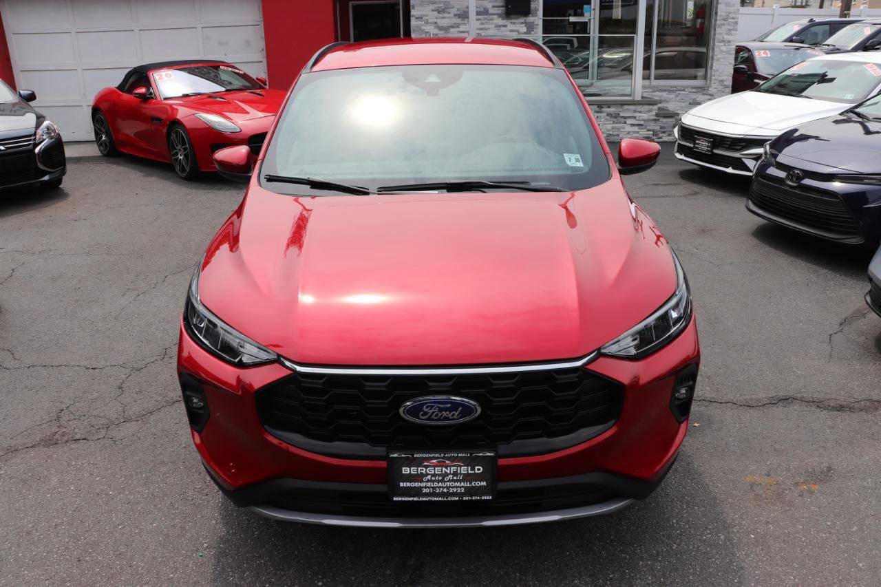 Used 2025 Ford Escape ST-Line Select AWD/4WD image 9