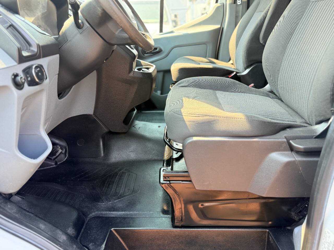 Used 2019 Ford Transit 350 XL RWD image 21